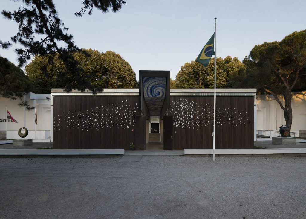 Pavilhão do Brasil na Bienal de Veneza, que sedia a mostra "Comigo Ninguém Pode" em 2026