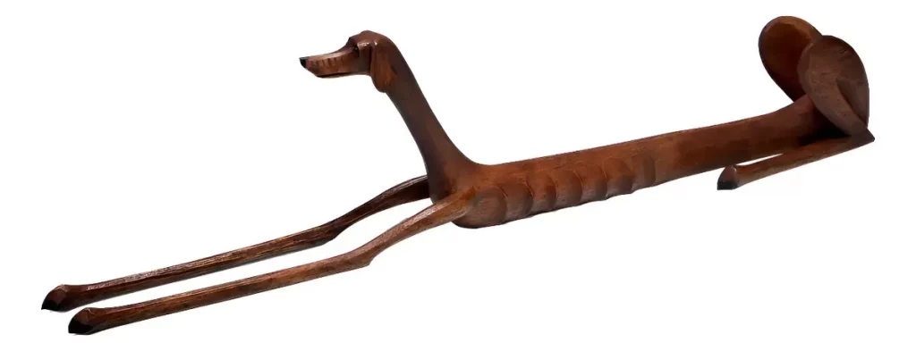 Escultura Cachorro Baleia exemplifica a tendência dos Objetos Lúdicos