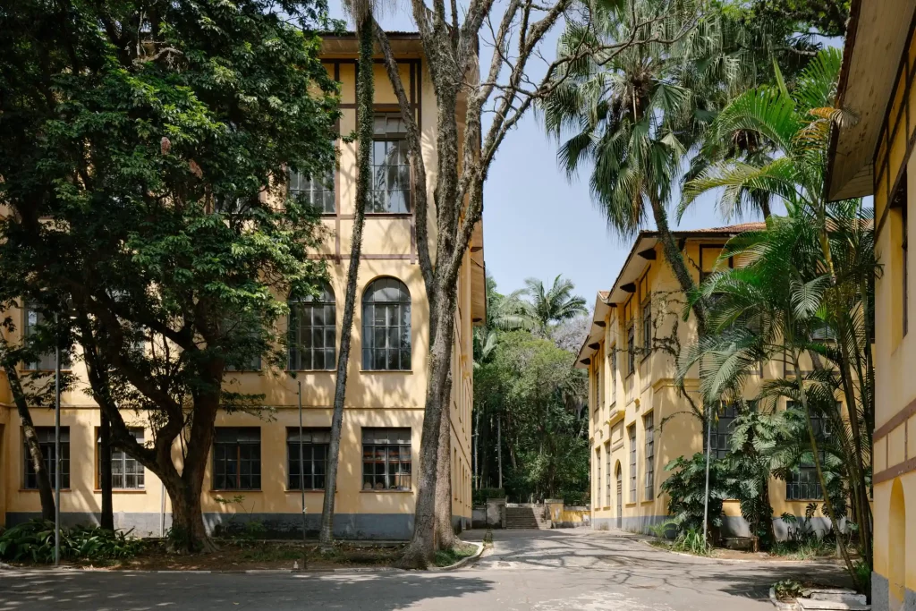 Vista interna do Parque da Água Branca, sede da CASACOR São Paulo 2026.